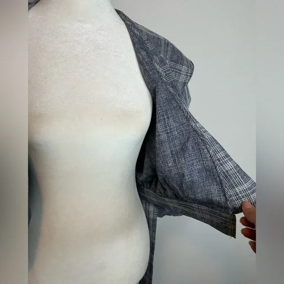 Cqbycq plaid puff shoulder wrap top Size Medium blouse - Picture 6 of 10